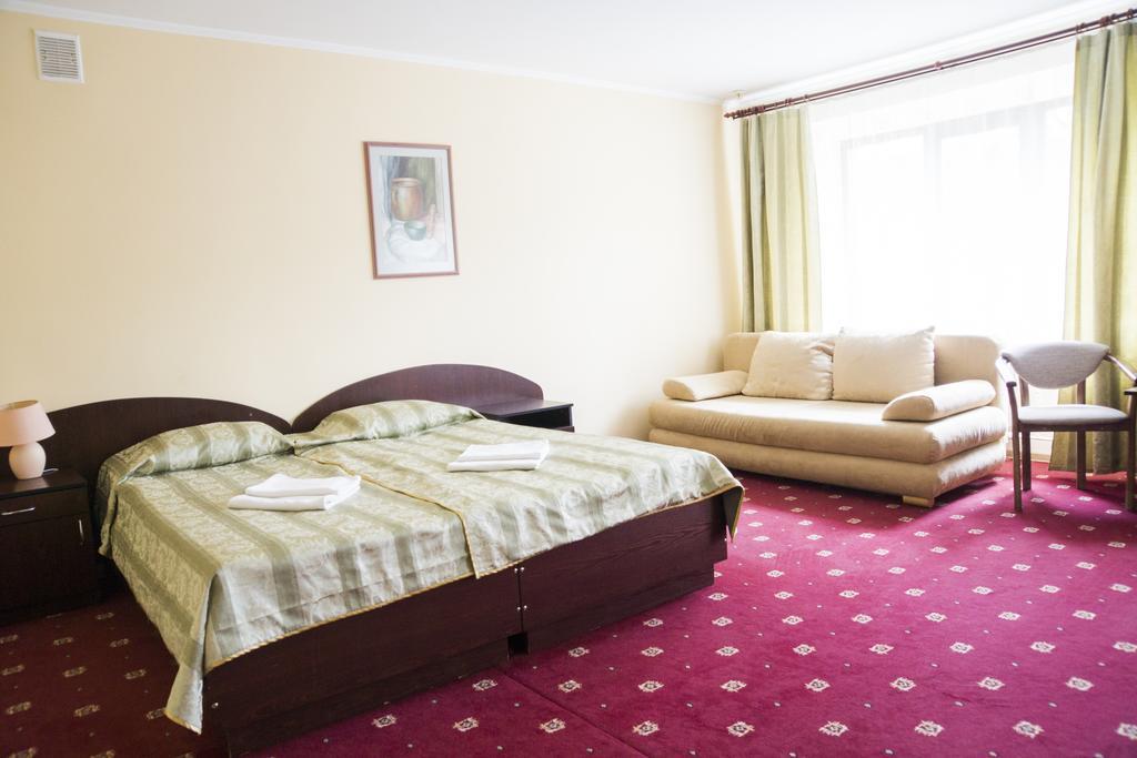 Hotel Perlyna Karpat Slawske Exterior foto